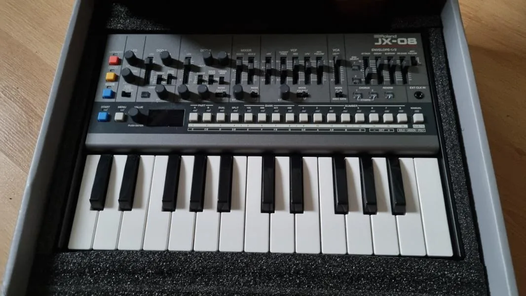 Roland jx-08 + k-25m klavesy