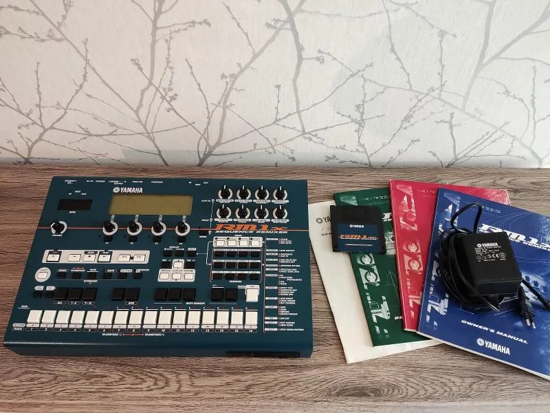 YAMAHA RM1x (PREDANY)