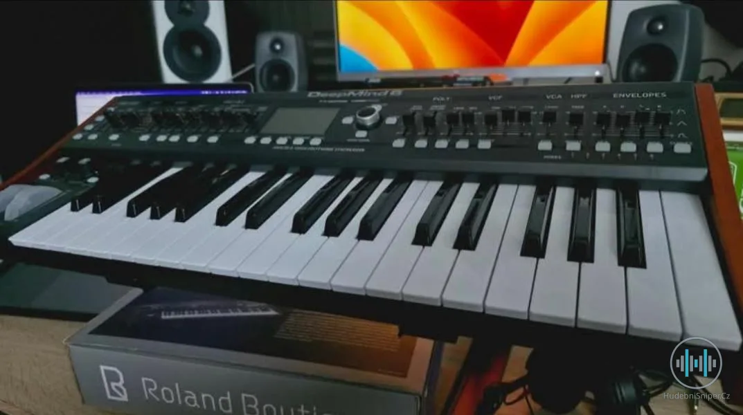 Behringer DeepMind 6
