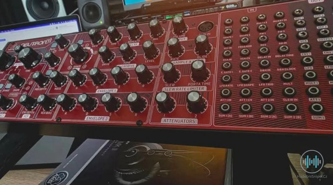 Behringer Neutron + hlinikovy prepravny kufor na mieru.