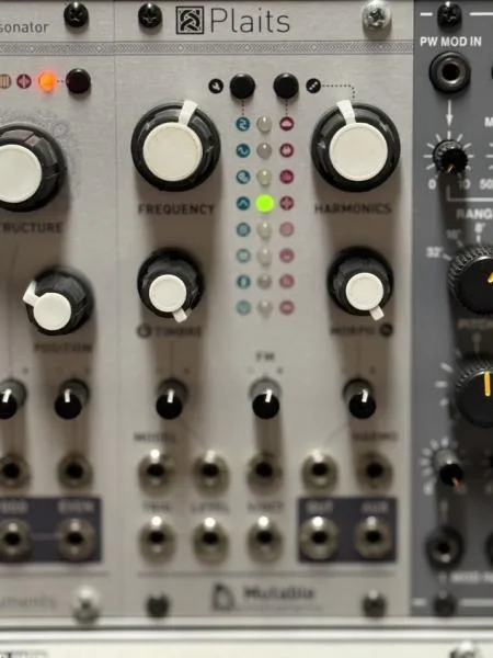 Predam Mutable Instruments Plaits modul