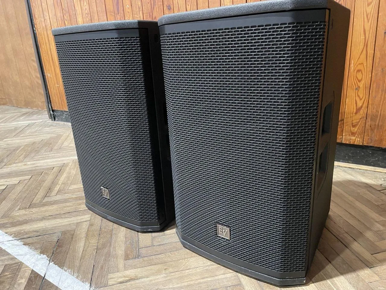Prodám Aktivní reprobox EV ETX-12P + ochranné obaly