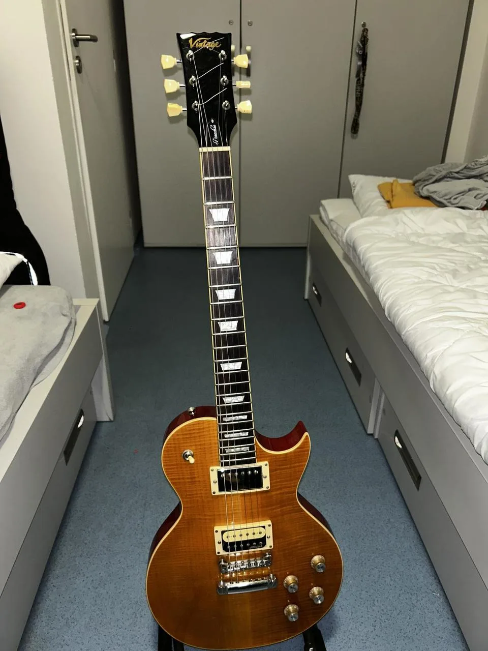 Vintage V100 paradise Les Paul model