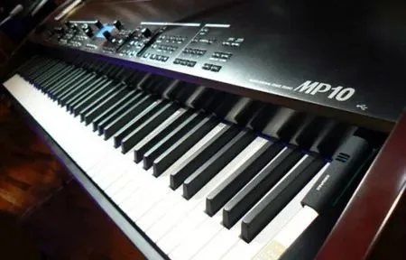 Digitálne piano - klavír - KAWAI MP10 + Thon tvrdé púzdro