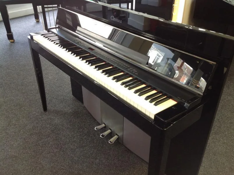 Yamaha Modus F01 - digitálny klavír - ako nové + stolička