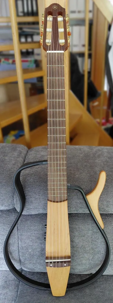 Yamaha Silent guitar
