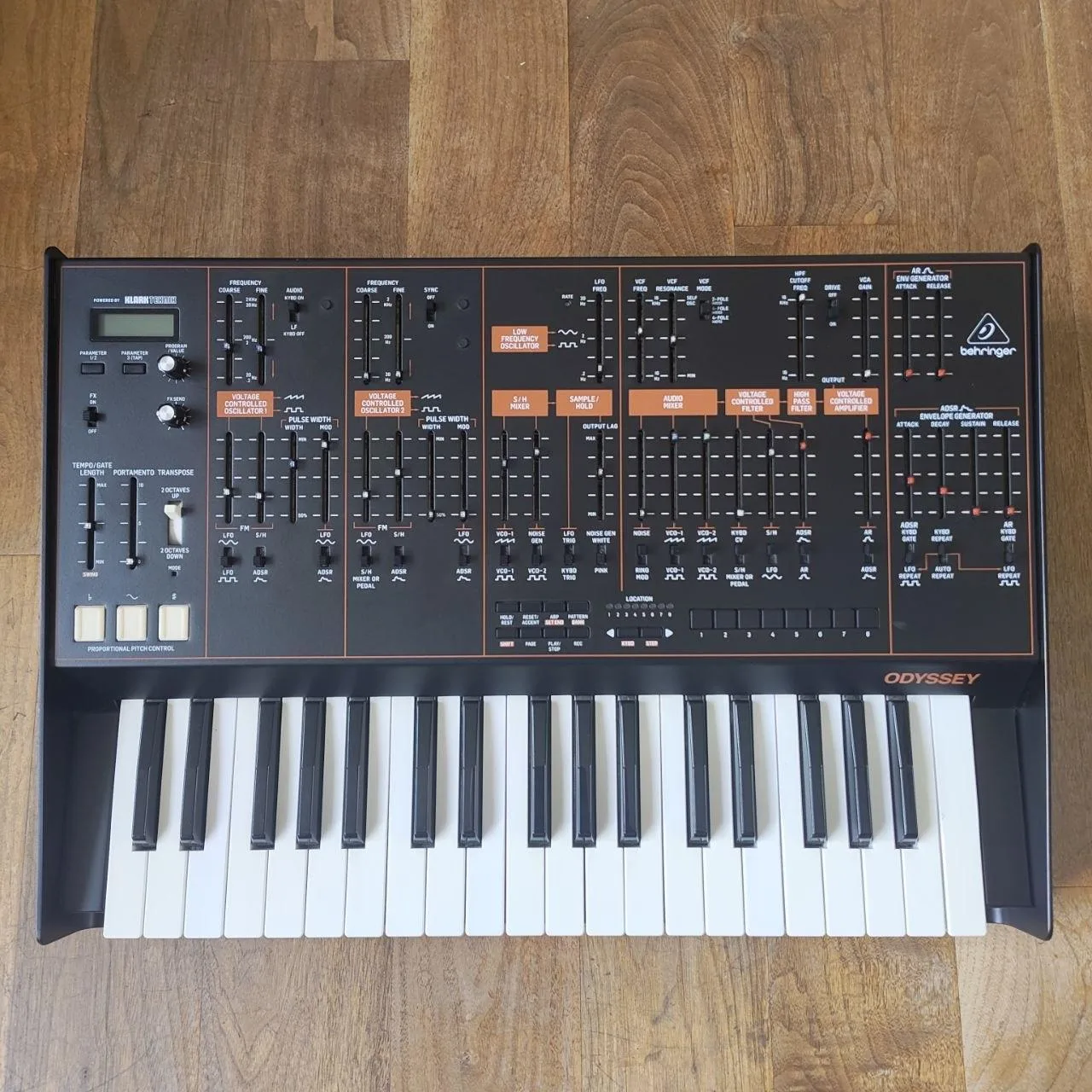 Behringer Odyssey (Praha 5) | 7500 Kč