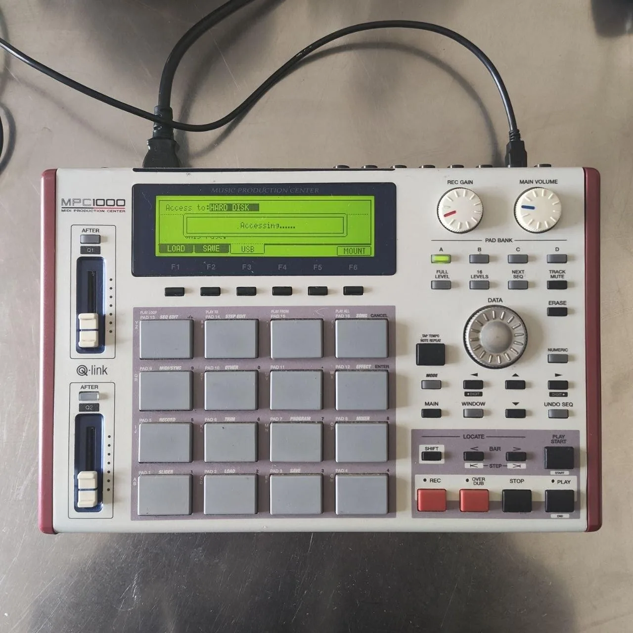 Akai MPC 1000 (JJOS2, 40GB HDD, 128MB RAM) - 16000 CZK
