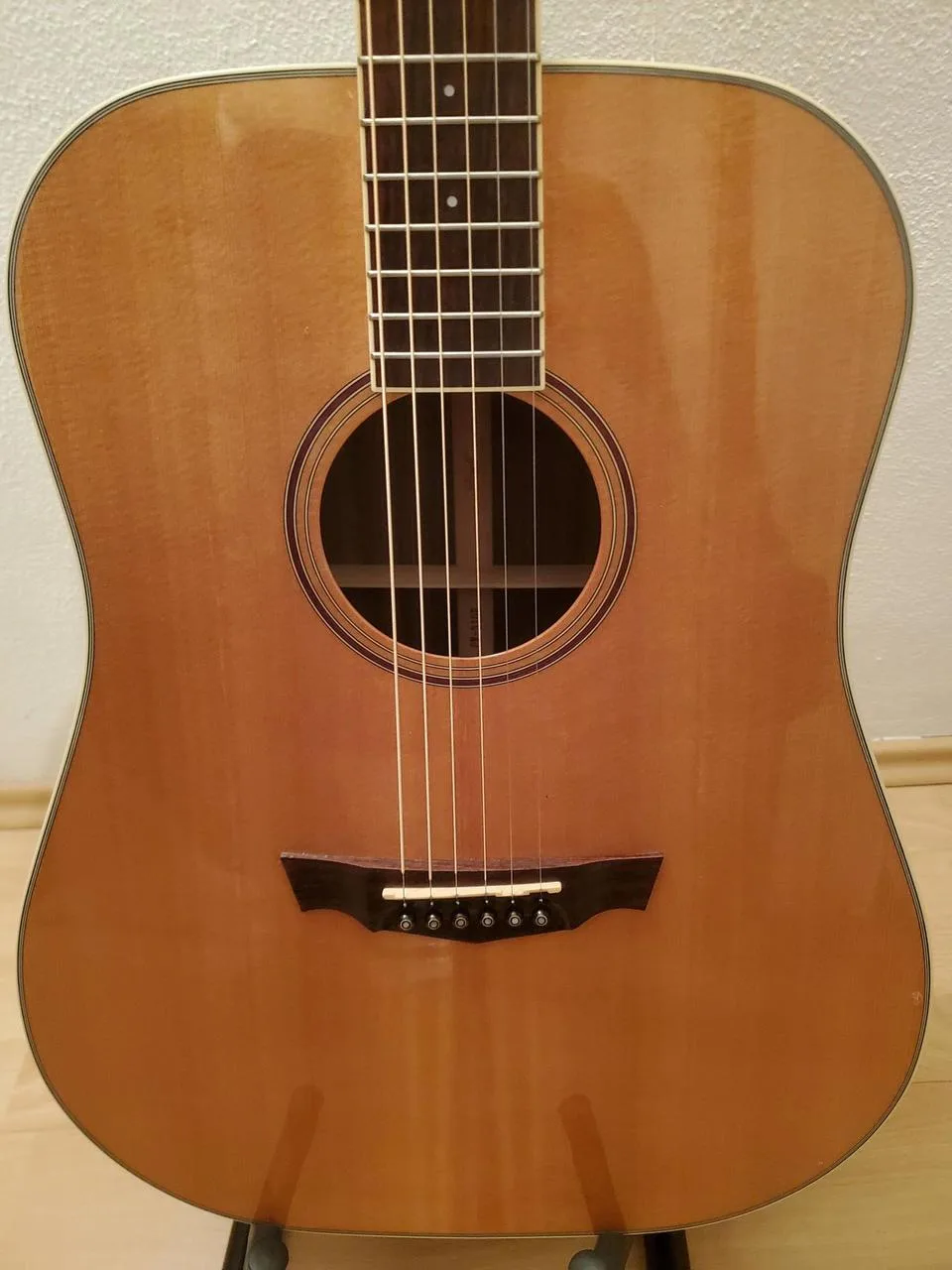Cort PW-310R celomasivní