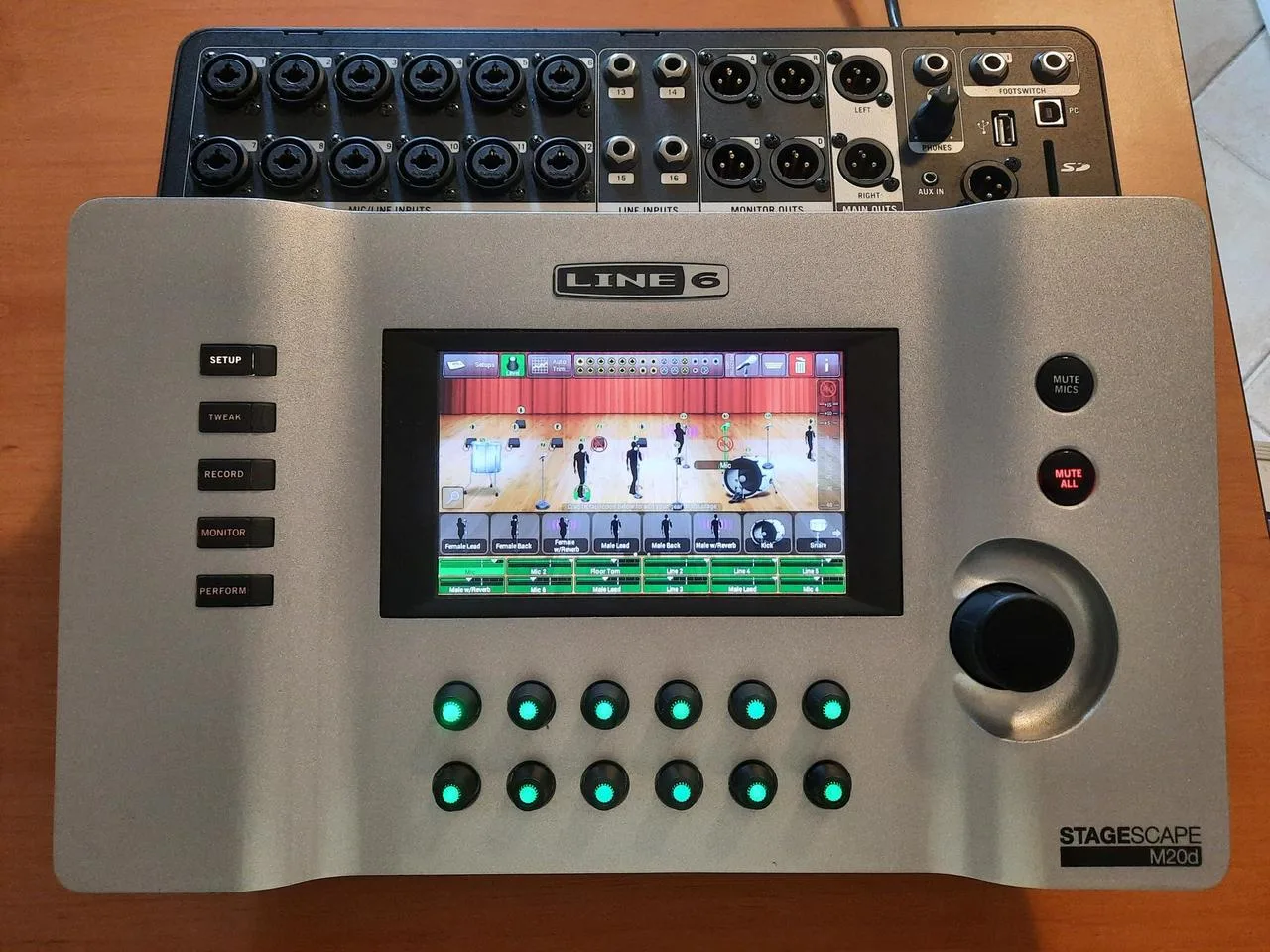 Line6 StageScape M20d Digitální mixpult