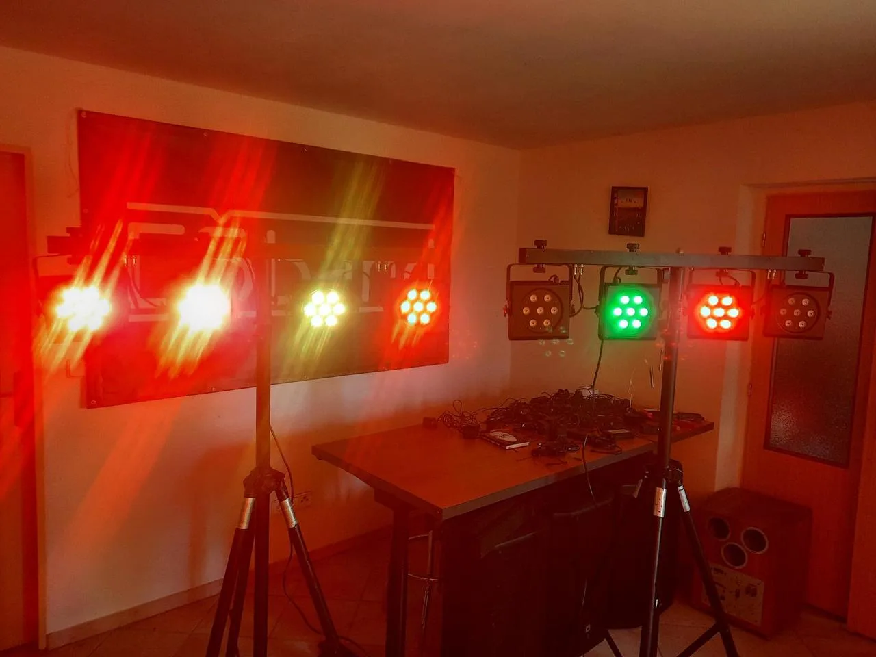 2x kompletní LED světelný set, Eurolite KLS-801 TCL