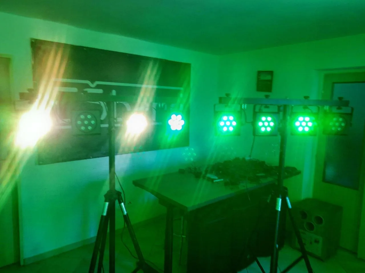 2x kompletní LED světelný set, Eurolite KLS-801 TCL