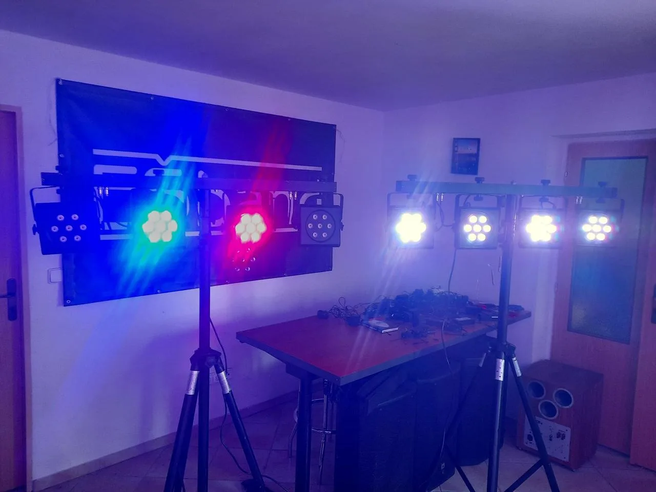 2x kompletní LED světelný set, Eurolite KLS-801 TCL