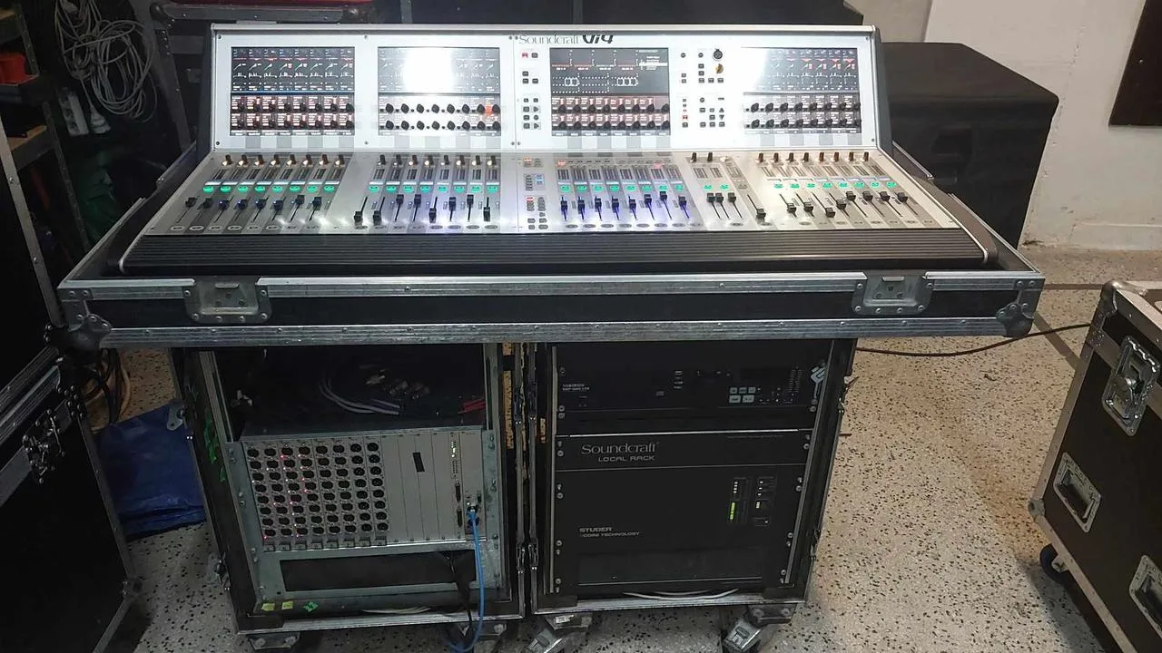 Soundcraft Vi400
