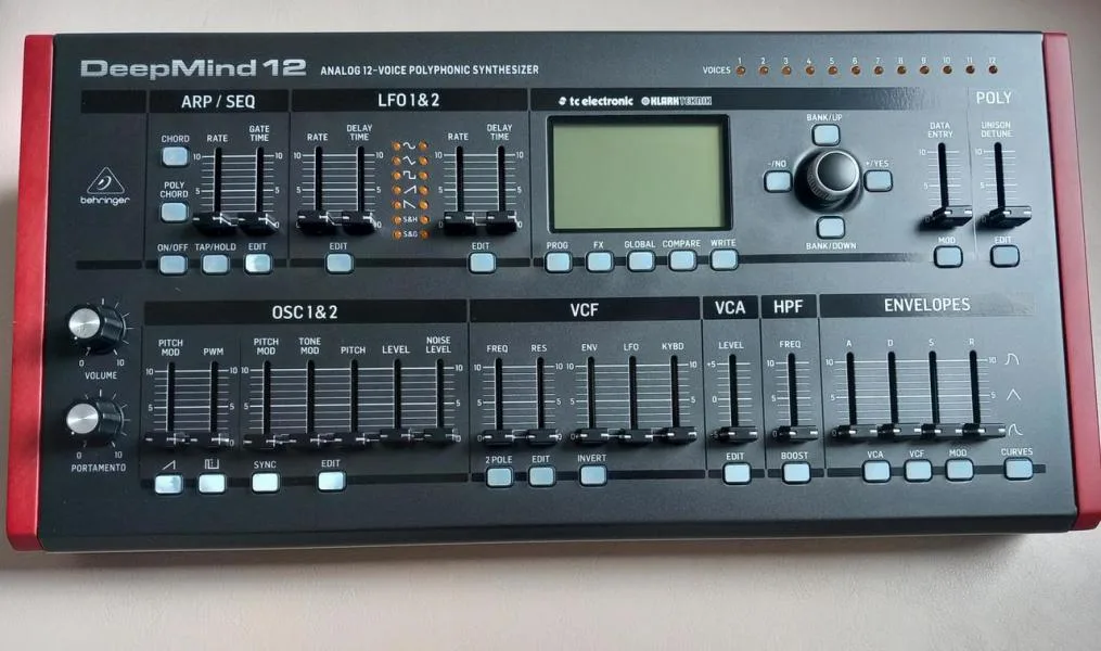 Behringer Deepmind 12D se zárukou