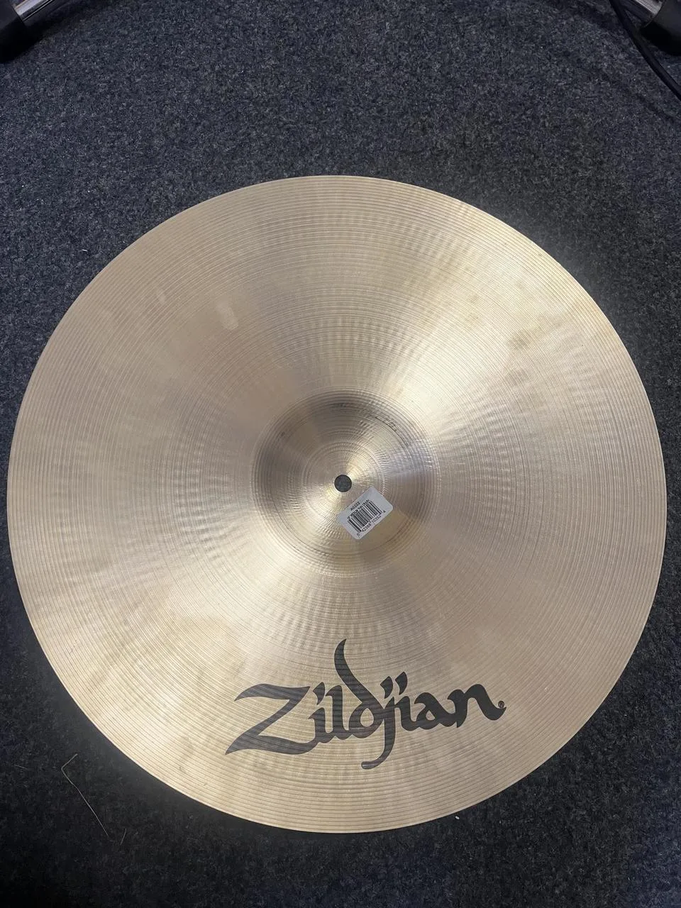 Zildjian Avedis 18” Medium Thin Crash