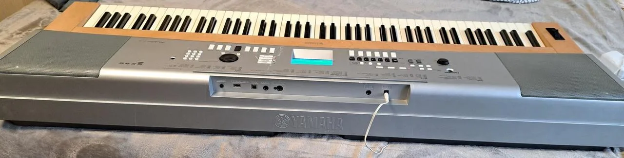 Yamaha DGX630
