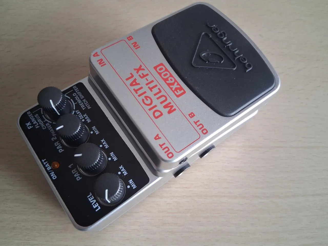 Behringer pedálový efekt