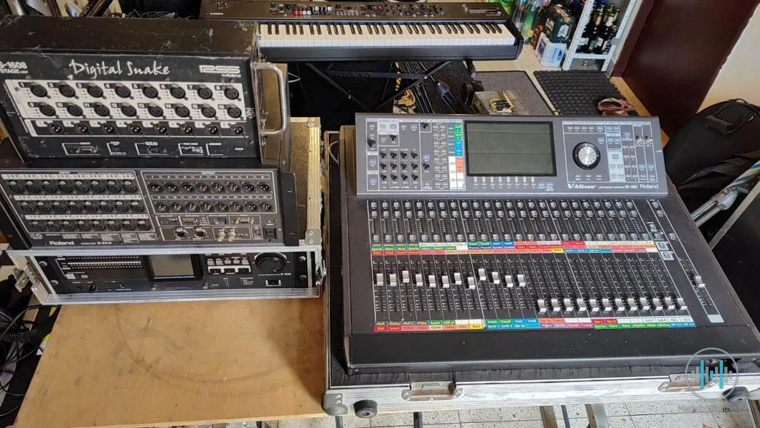 Roland M480 - mix systém