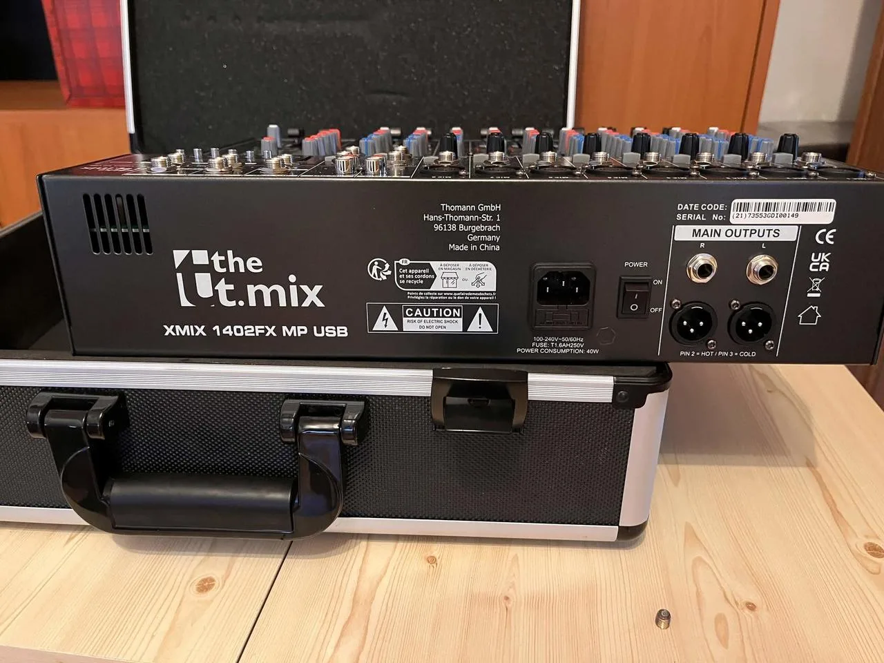the t.mix xmix 1402 FXMP Case Bundle