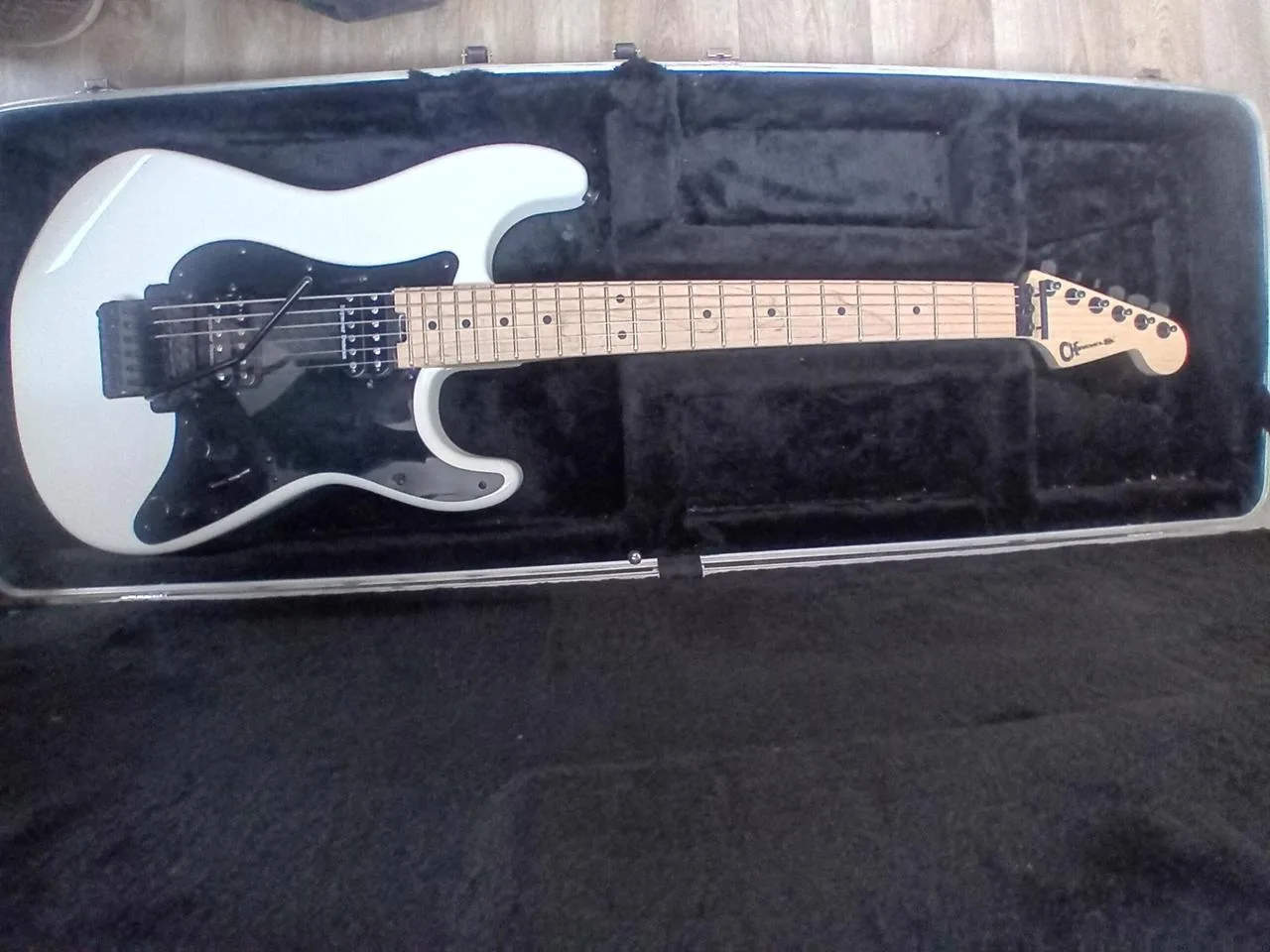 Kytara Charvel