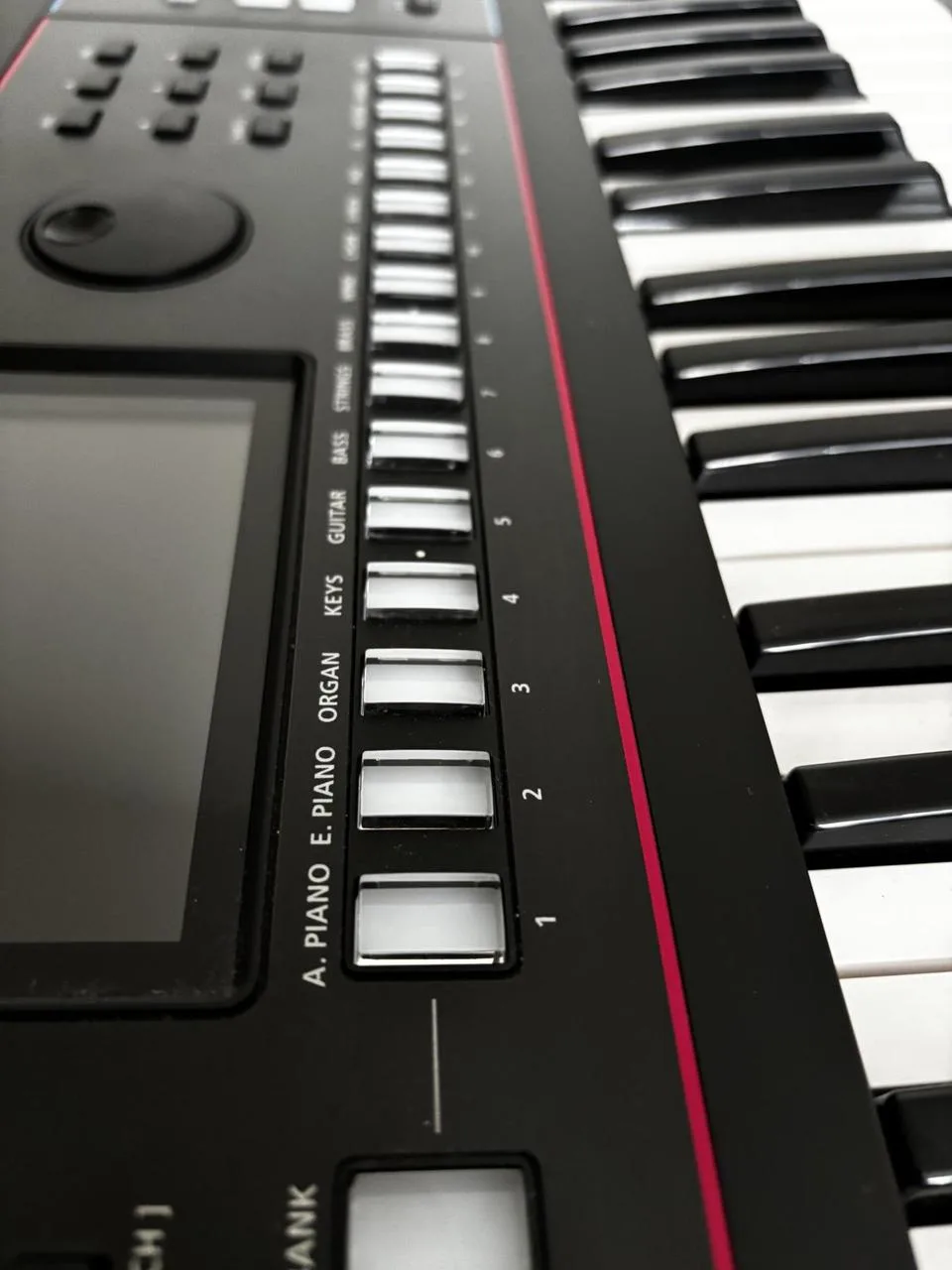ROLAND Juno D6