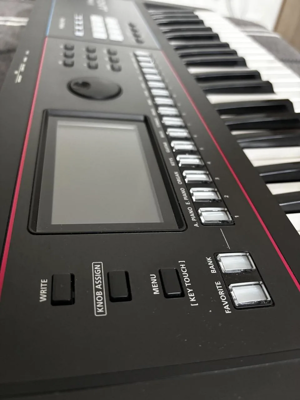 ROLAND Juno D6