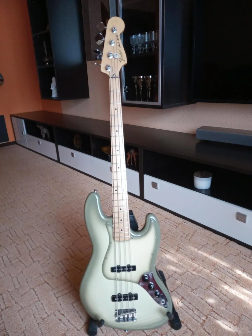 FENDER JAZZ BASS 4 MIM Special Edition