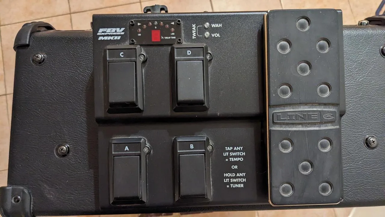 Line6 SpiderJam  + pedál FBV MKII