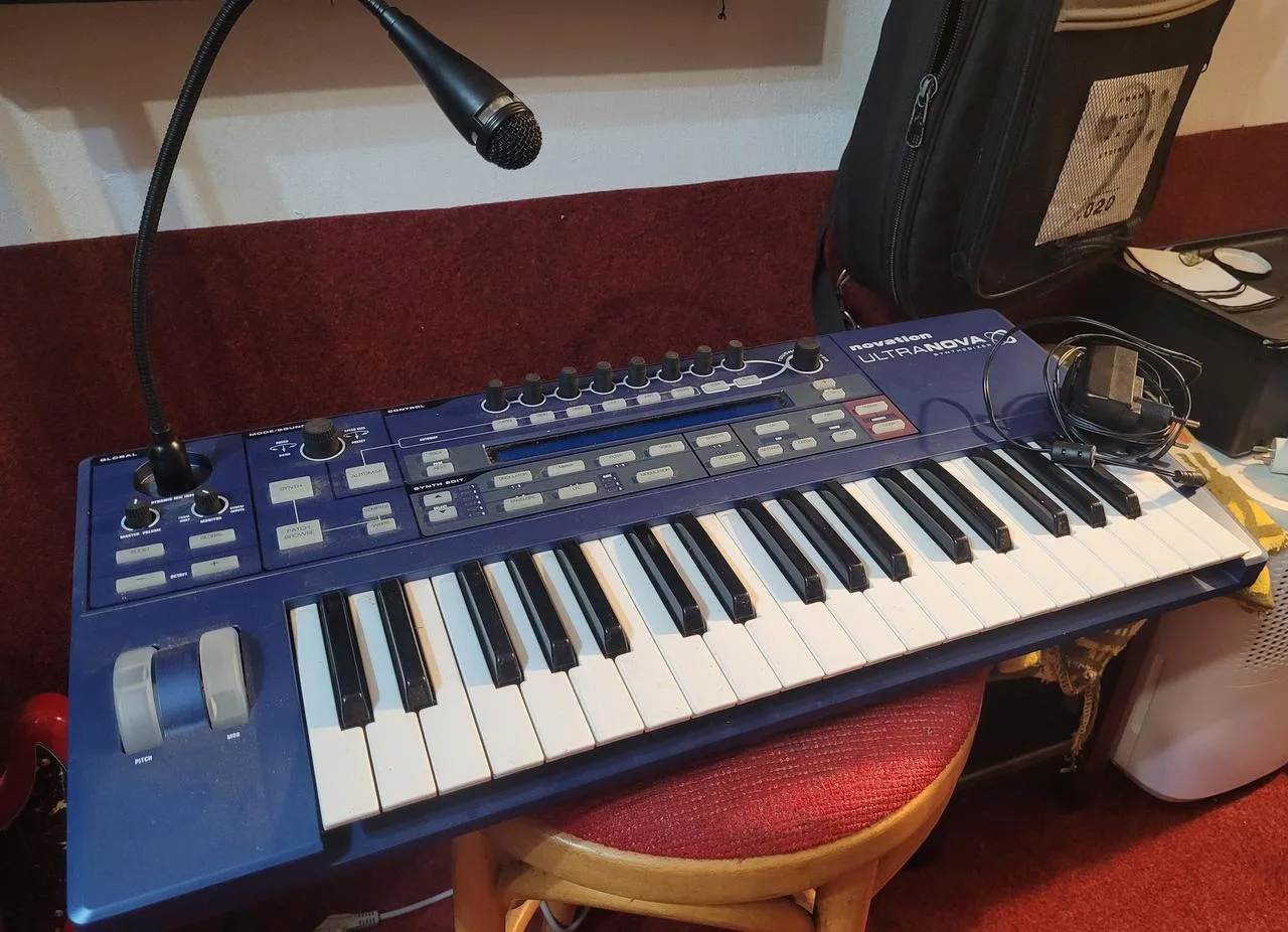 NOVATION UltraNova