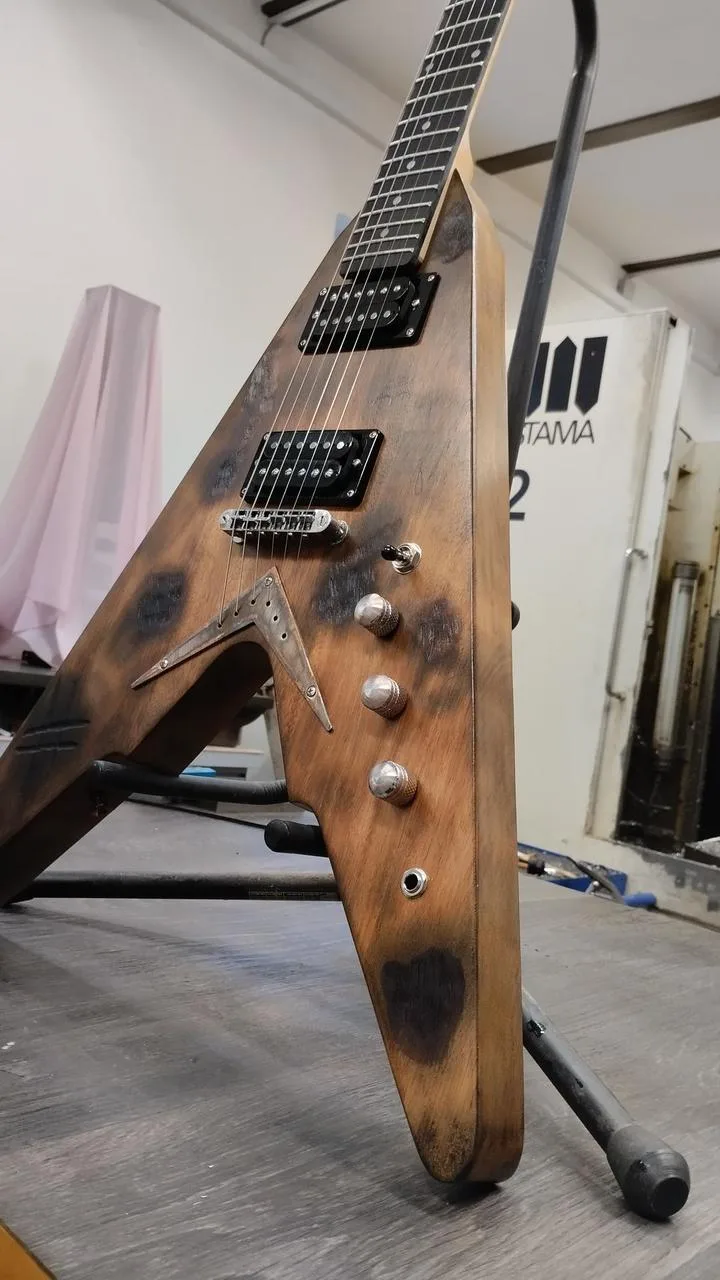 Elektrická kytara Flying V
