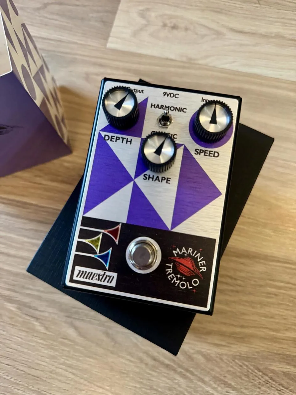 Maestro Marine Tremolo Gibson Family