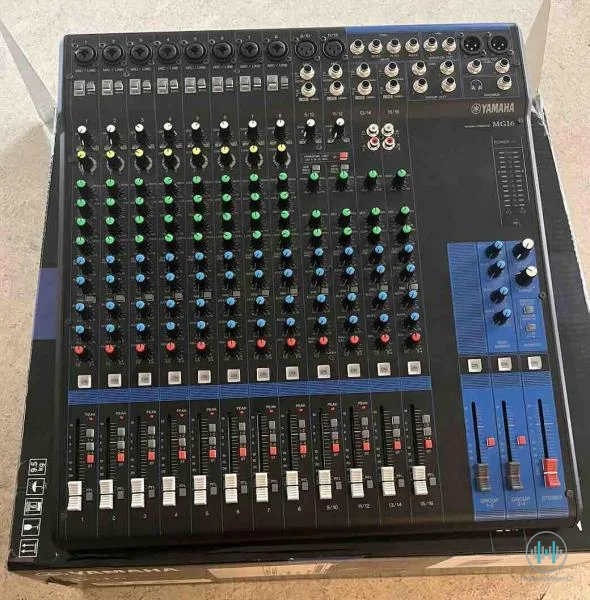 Analog Mixpult Yamaha MG16