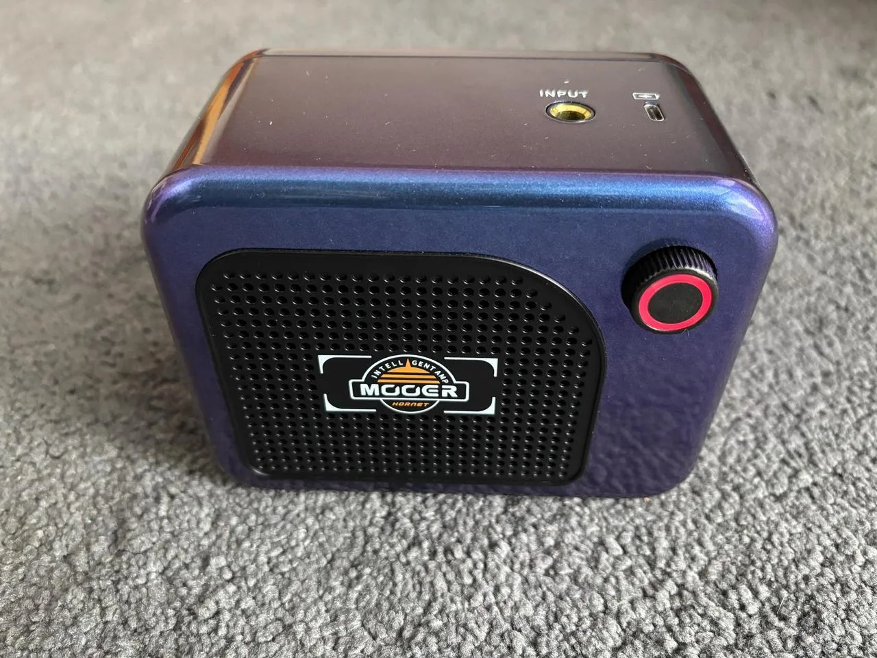 Mini kombo Mooer Hornet 05i