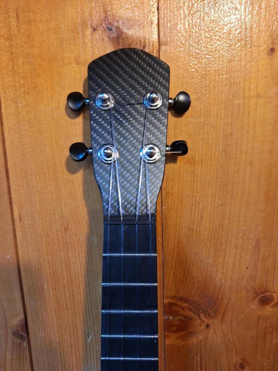ukulele ruční práce