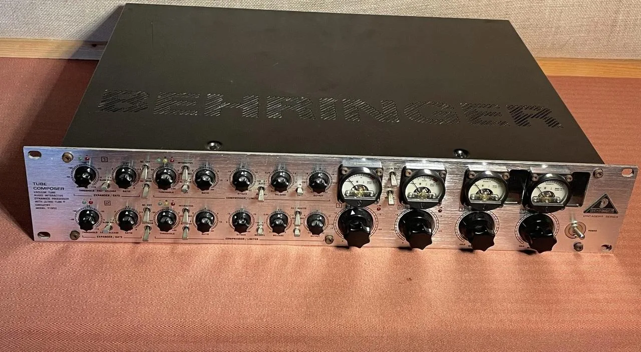 T1952 TUBE Komoresor stereo 2500 kc cena pevná