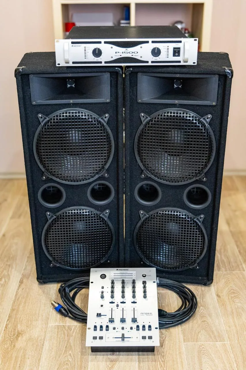 Repro, zesilovač a mixpult
