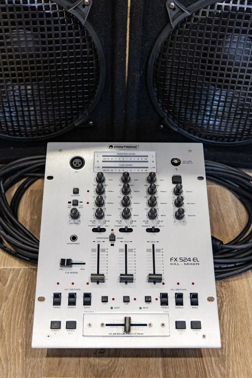 Repro, zesilovač a mixpult