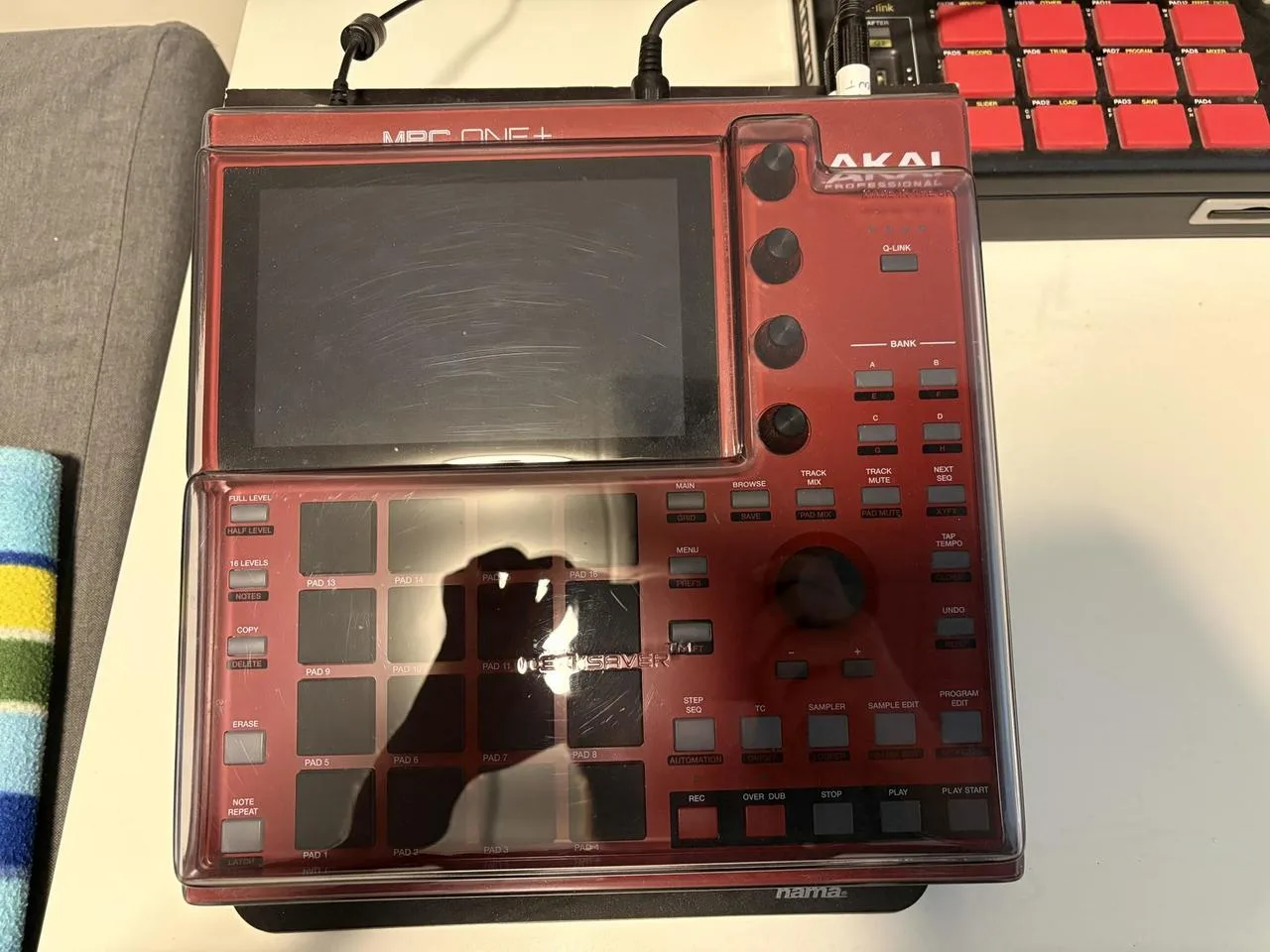 AKAI MPC One+ (AKAI MPC One plus) a decksaver