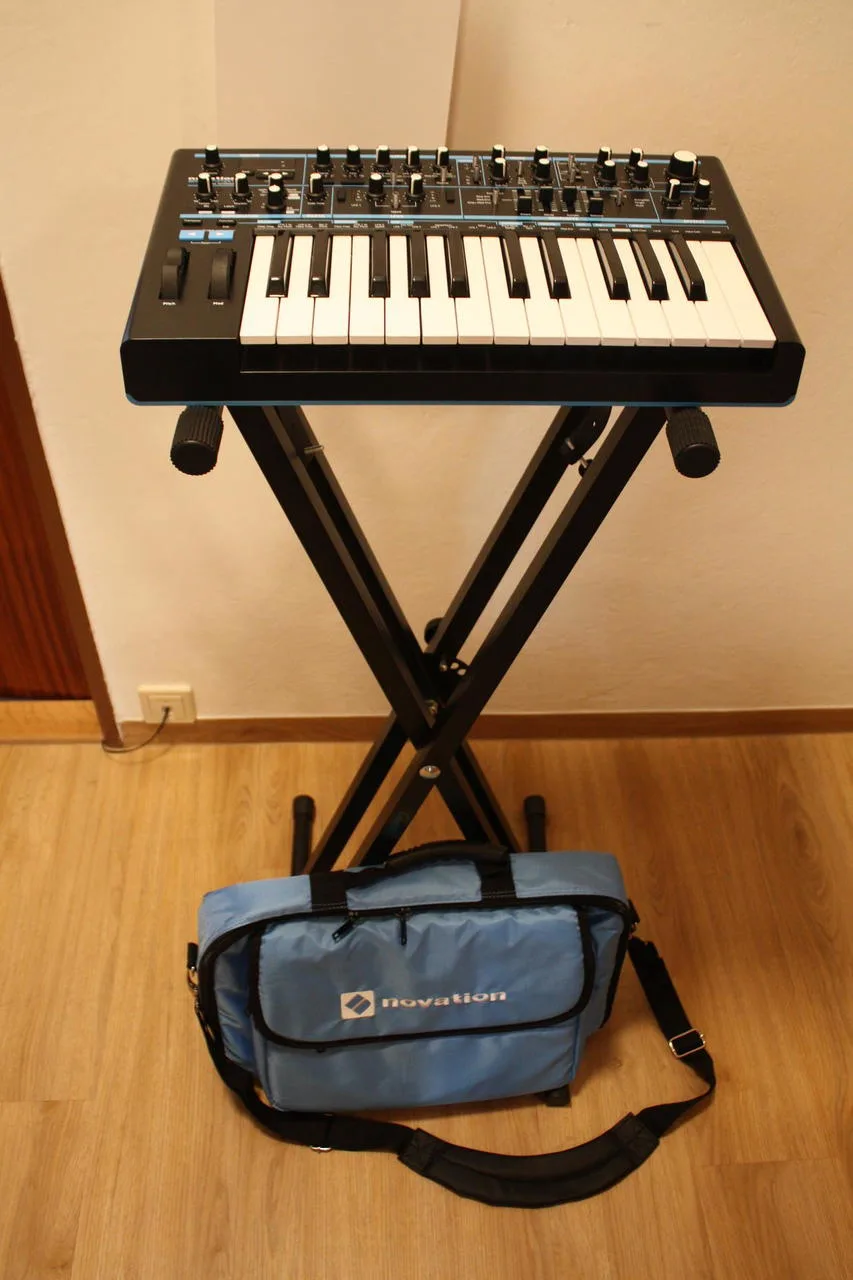 Prodám syntezátor NOVATION BASS STATION II.