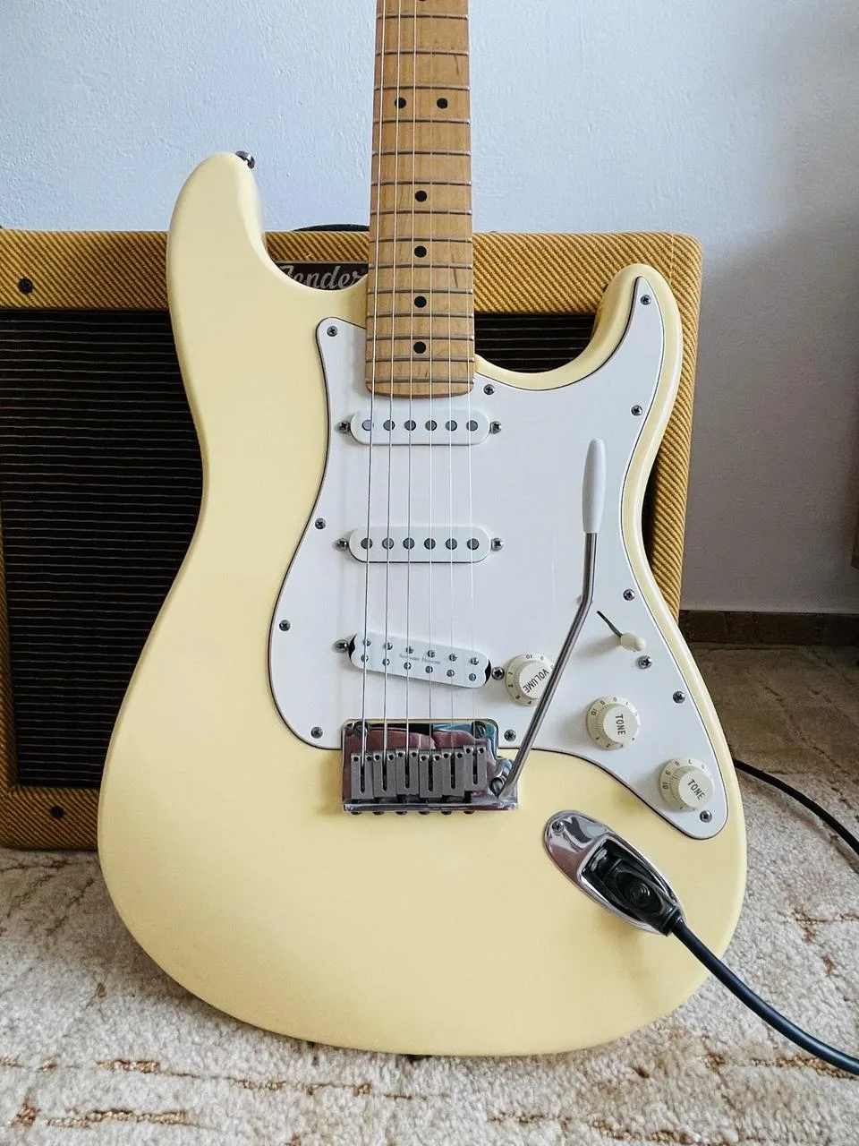 Fender Stratocaster USA 1997 + dobový hardcase