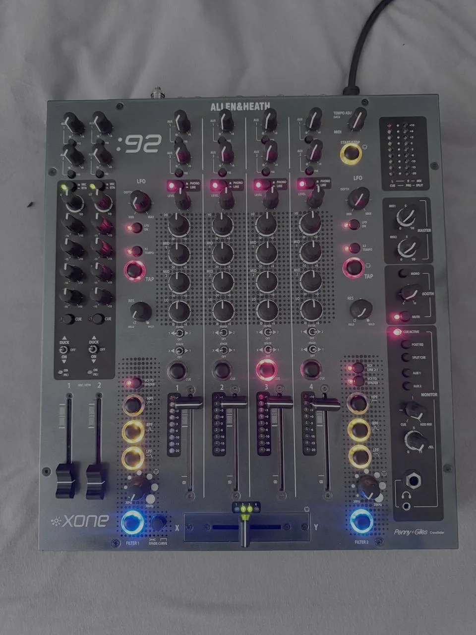 Allen & Heath Xone:92 - DJ mixážní pult