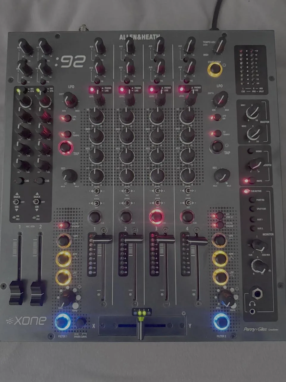 Allen & Heath Xone:92 - DJ mixážní pult