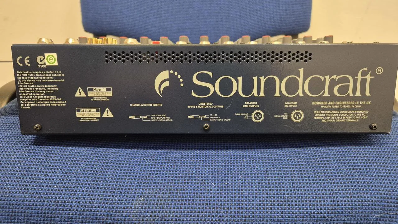 Prodám mixážní pult Soundcraft EFX8