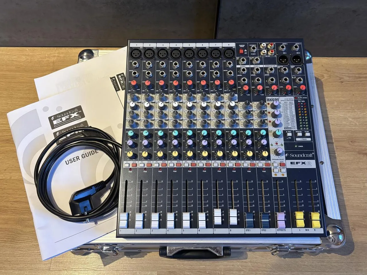 Mixpult Soundcraft EFX 8
