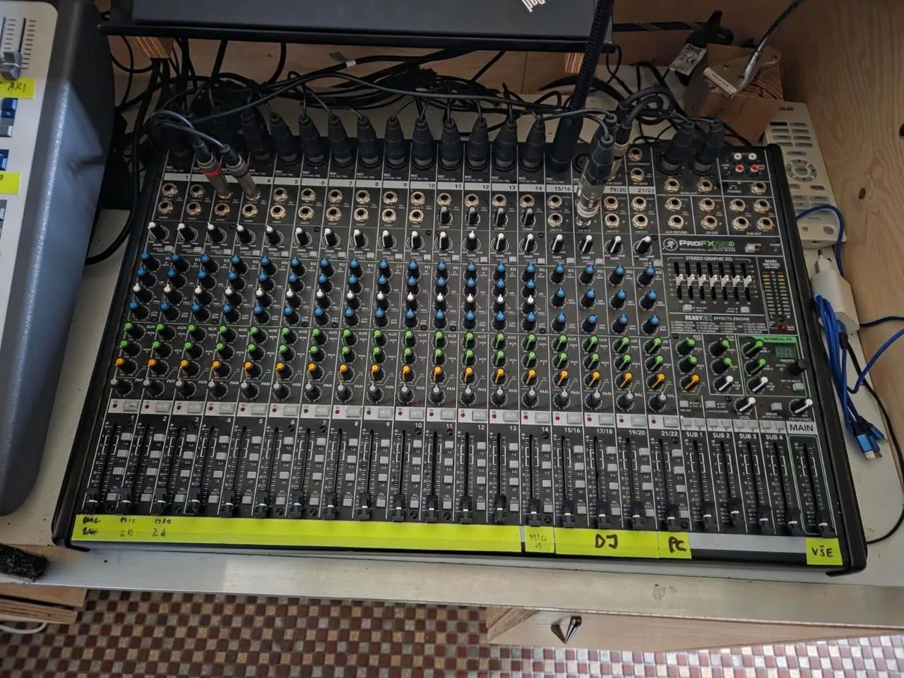 Mackie ProFX22v2
