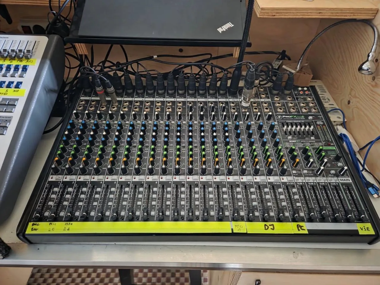 Mackie ProFX22v2