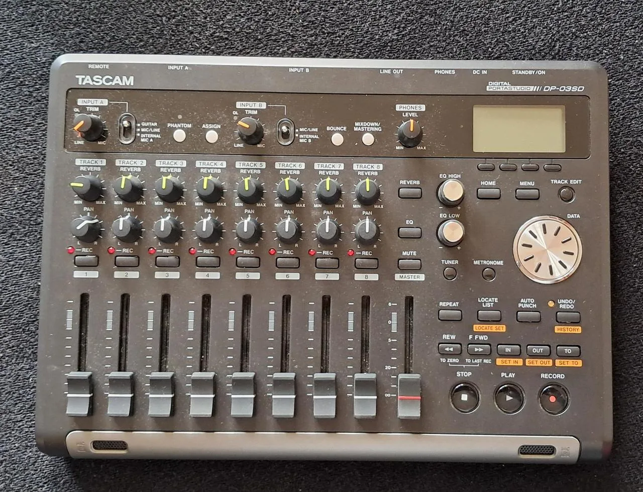 TASCAM DP-03SD 8-stopý rekordér