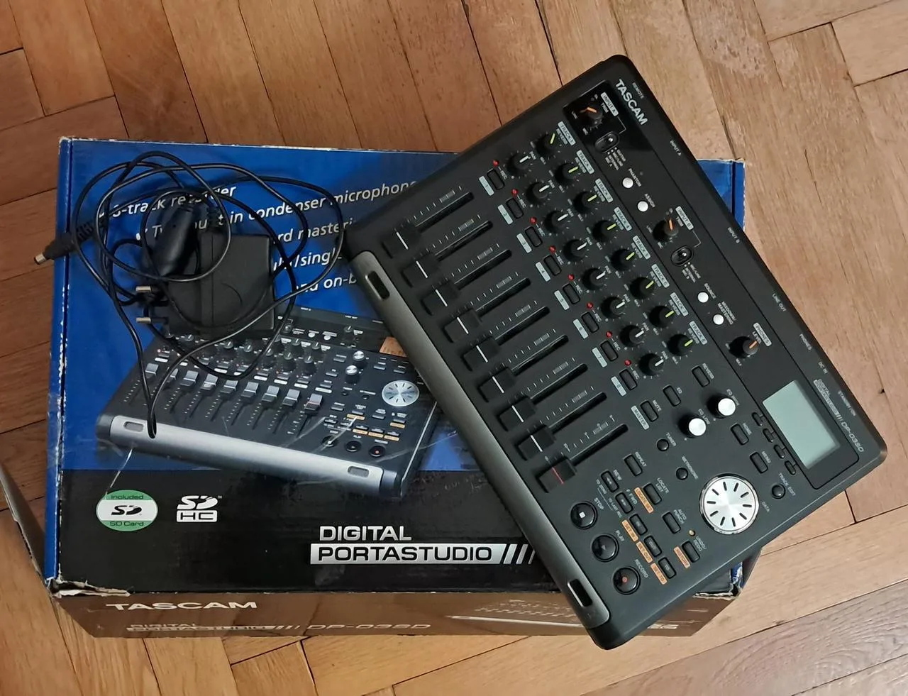 TASCAM DP-03SD 8-stopý rekordér