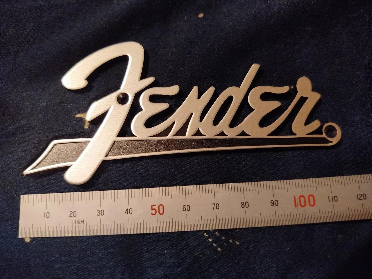 Originál logo Fender